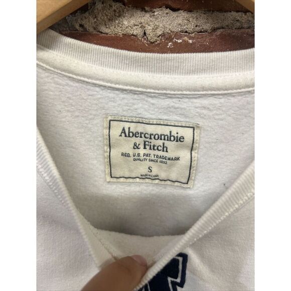 Abercrombie & Fitch Sweater Womens Small Sweater Pullover White - Picture 2 of 3